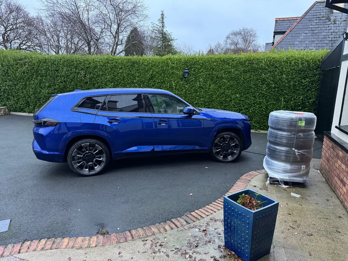 23 inch BMW XM alloys - Image 1