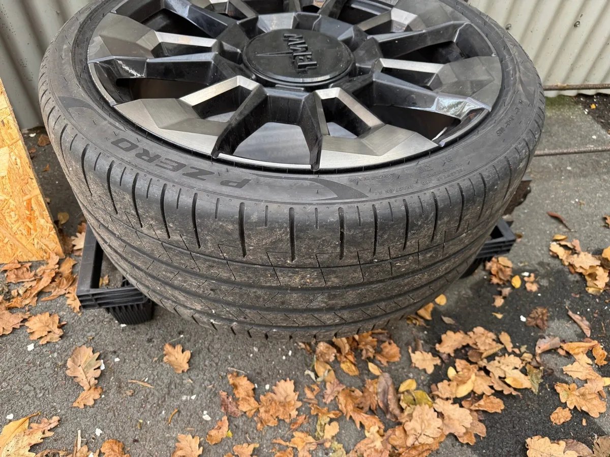 23 inch BMW XM alloys - Image 3
