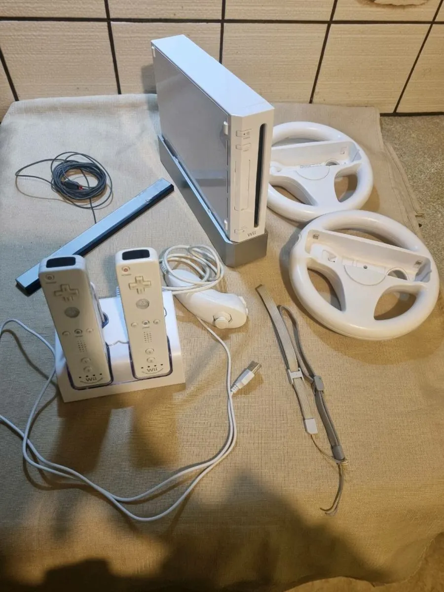 Nintendo Wii Console – Mario Kart Pack + Games & A - Image 2