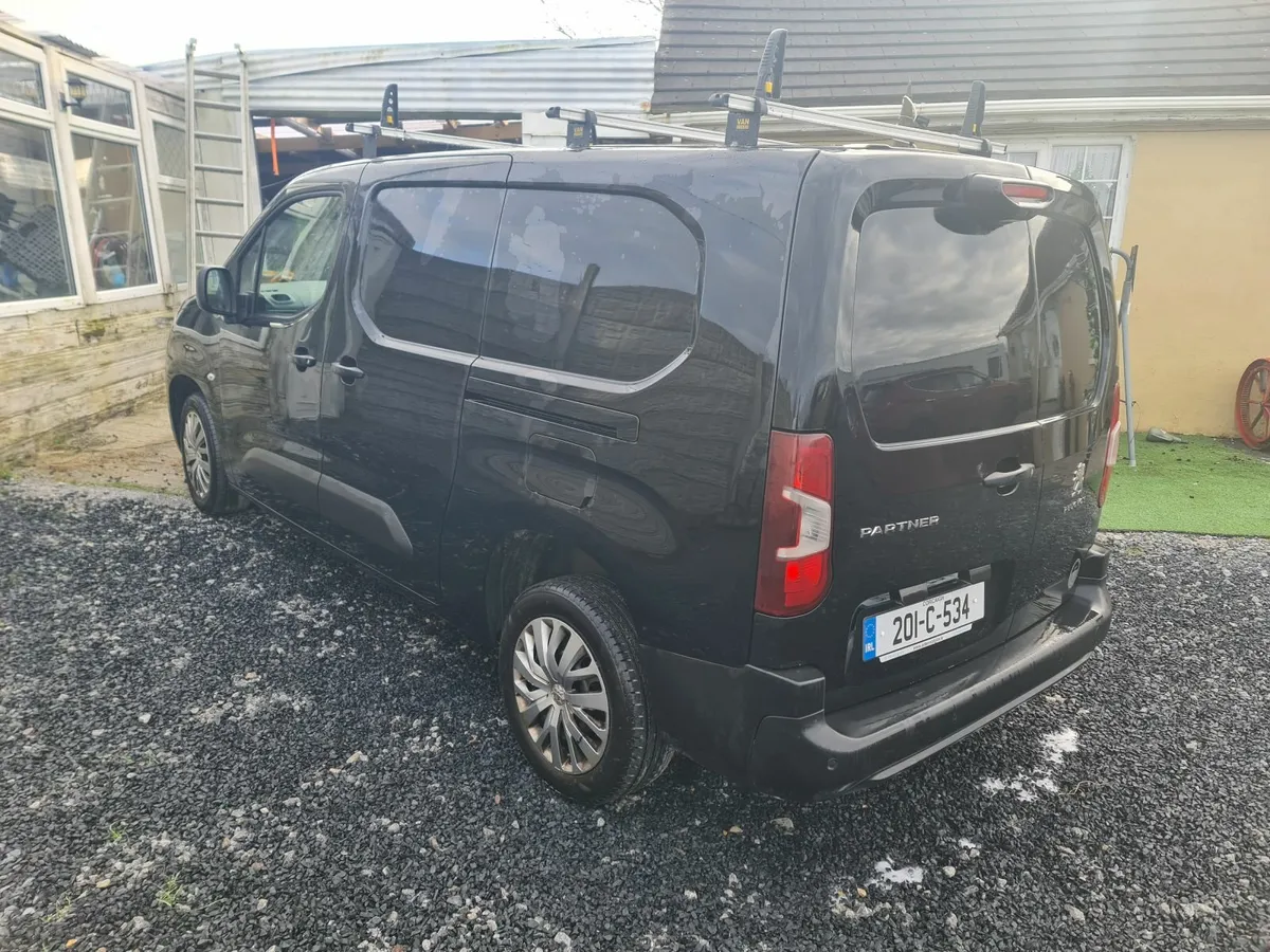 2020 lwb van new cvrt 7 foot in rear - Image 1