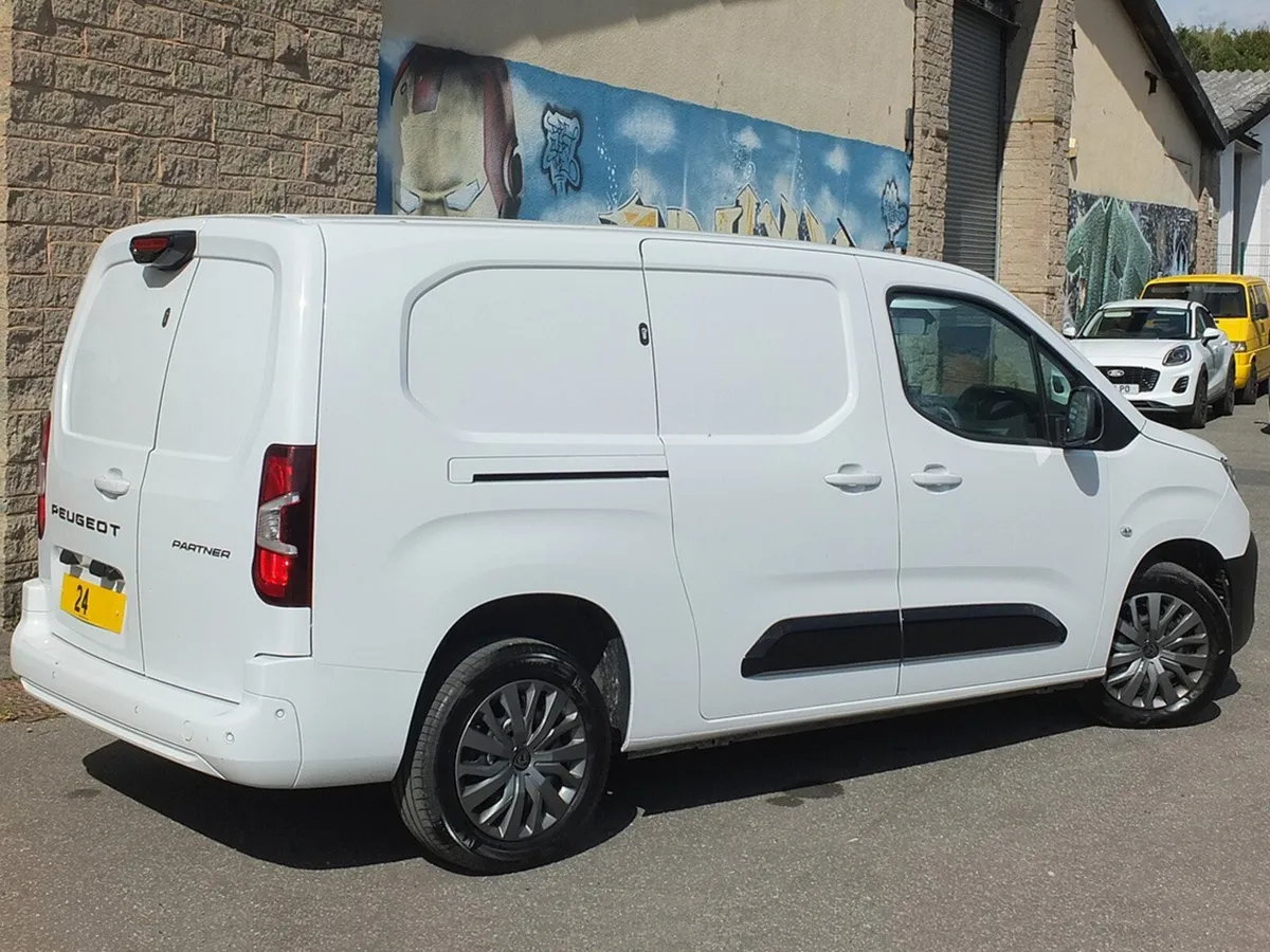 2024 Peugeot Partner Small Panel Van - Image 3