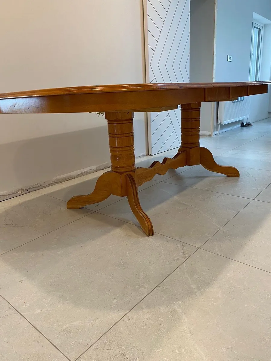 Table and 6 chairs - Image 2