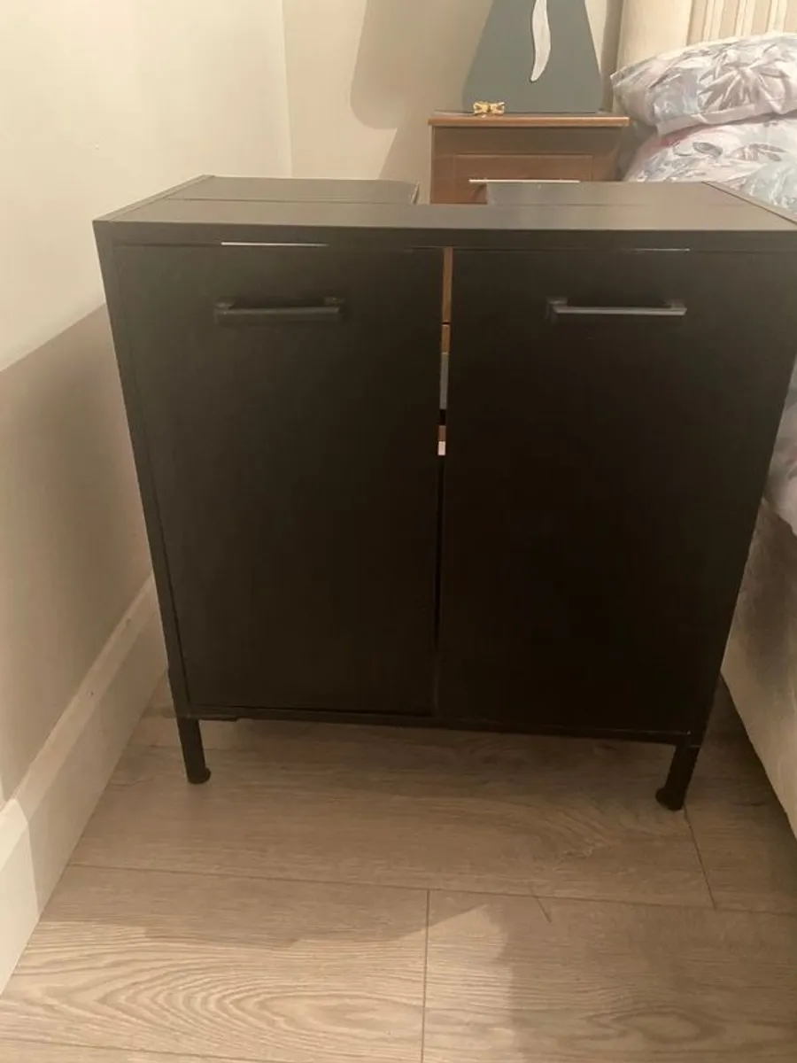 Bathroom sink unit - Image 1