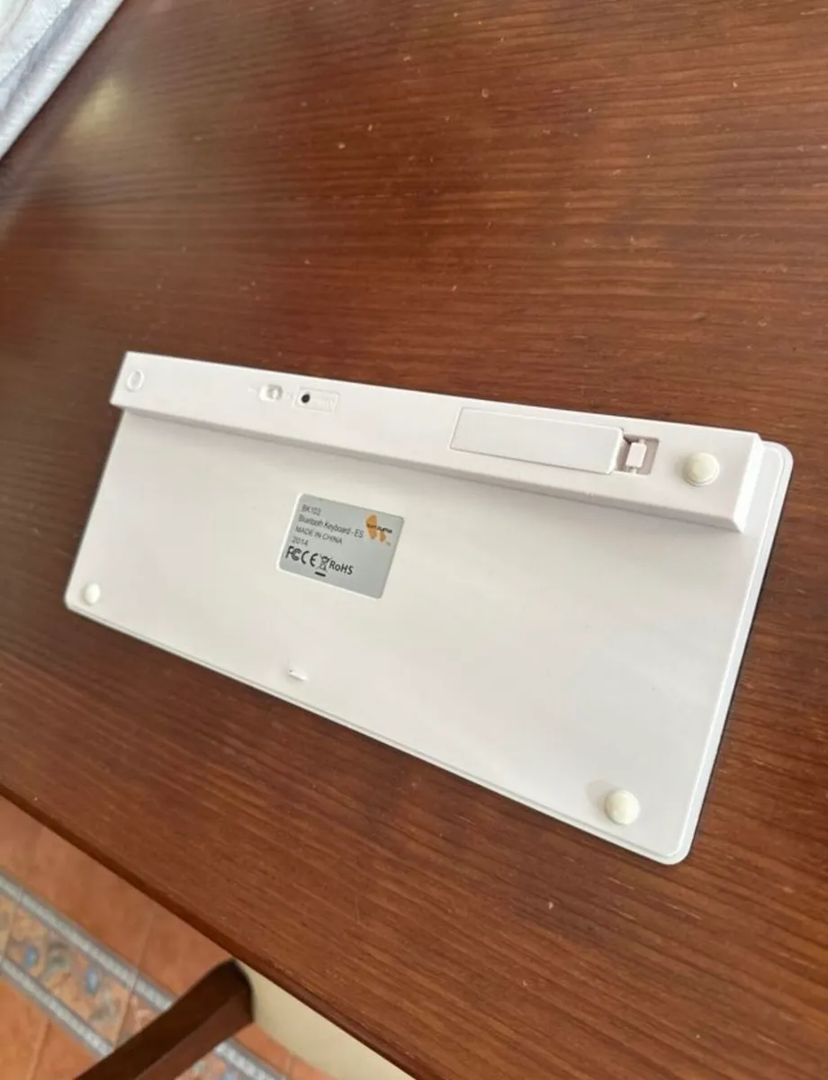 Silver and White Wireless Keyboard - Image 2