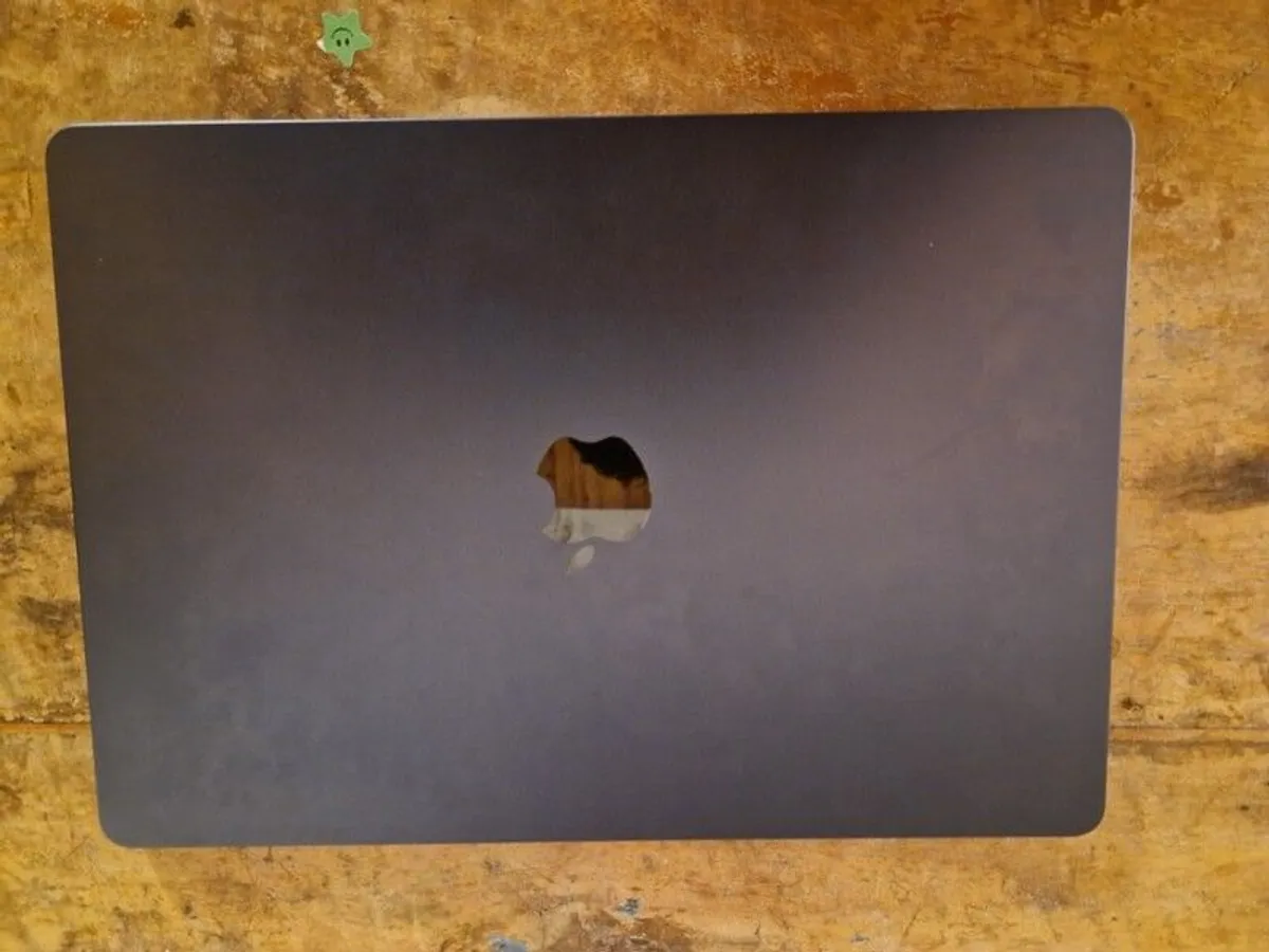 Macbook Air - Image 2