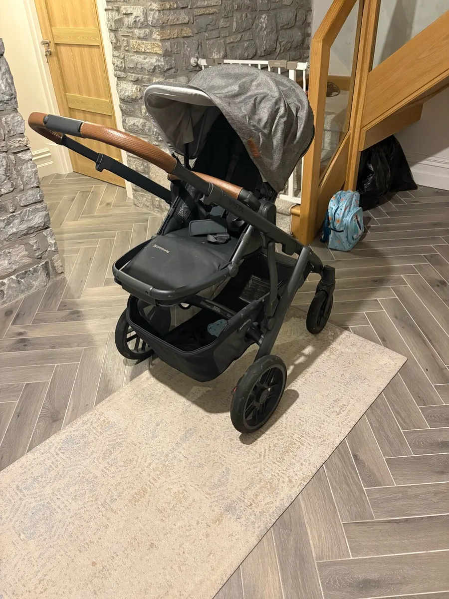 Buggy and high chair - Image 1