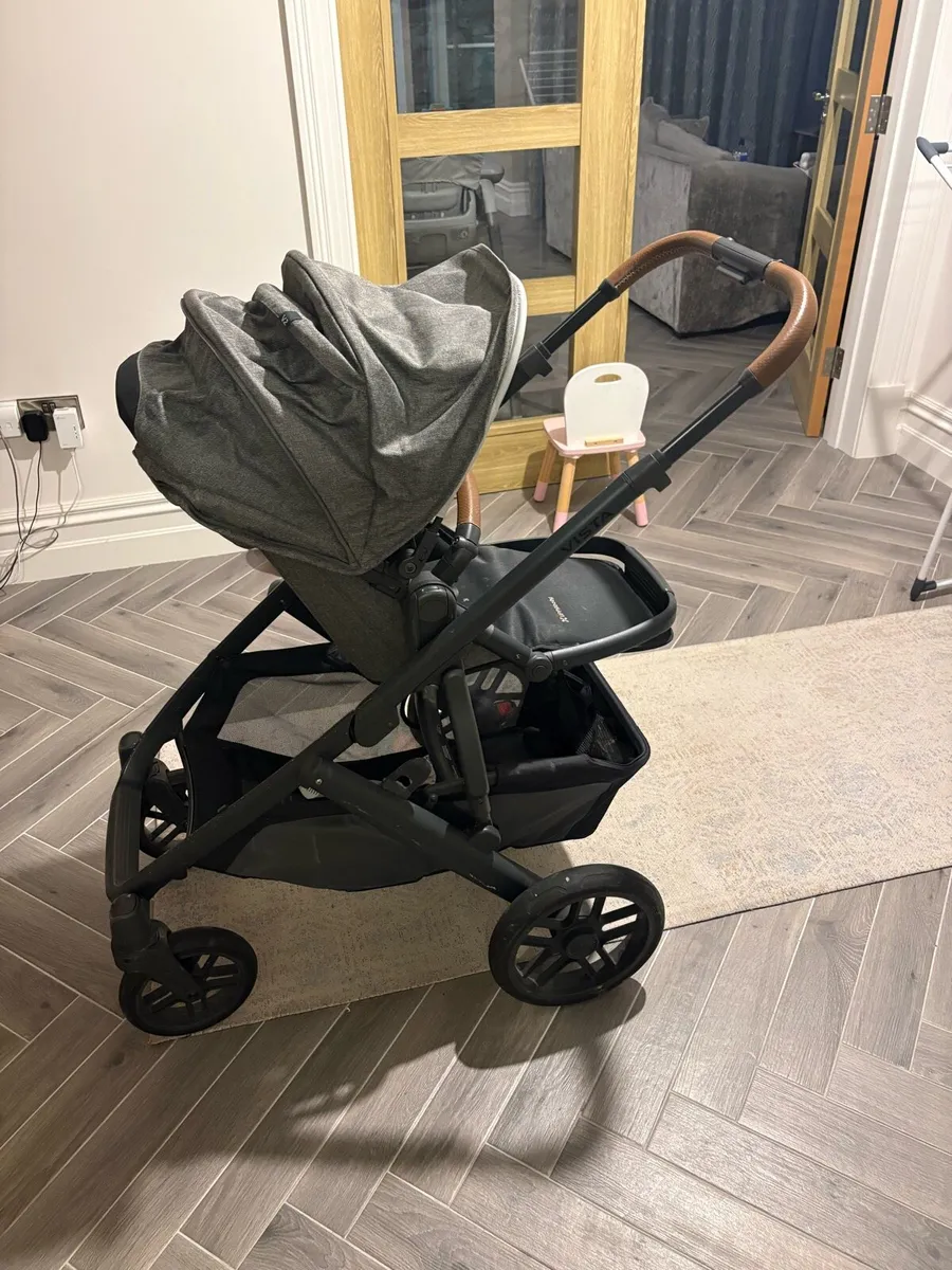 Buggy and high chair - Image 2