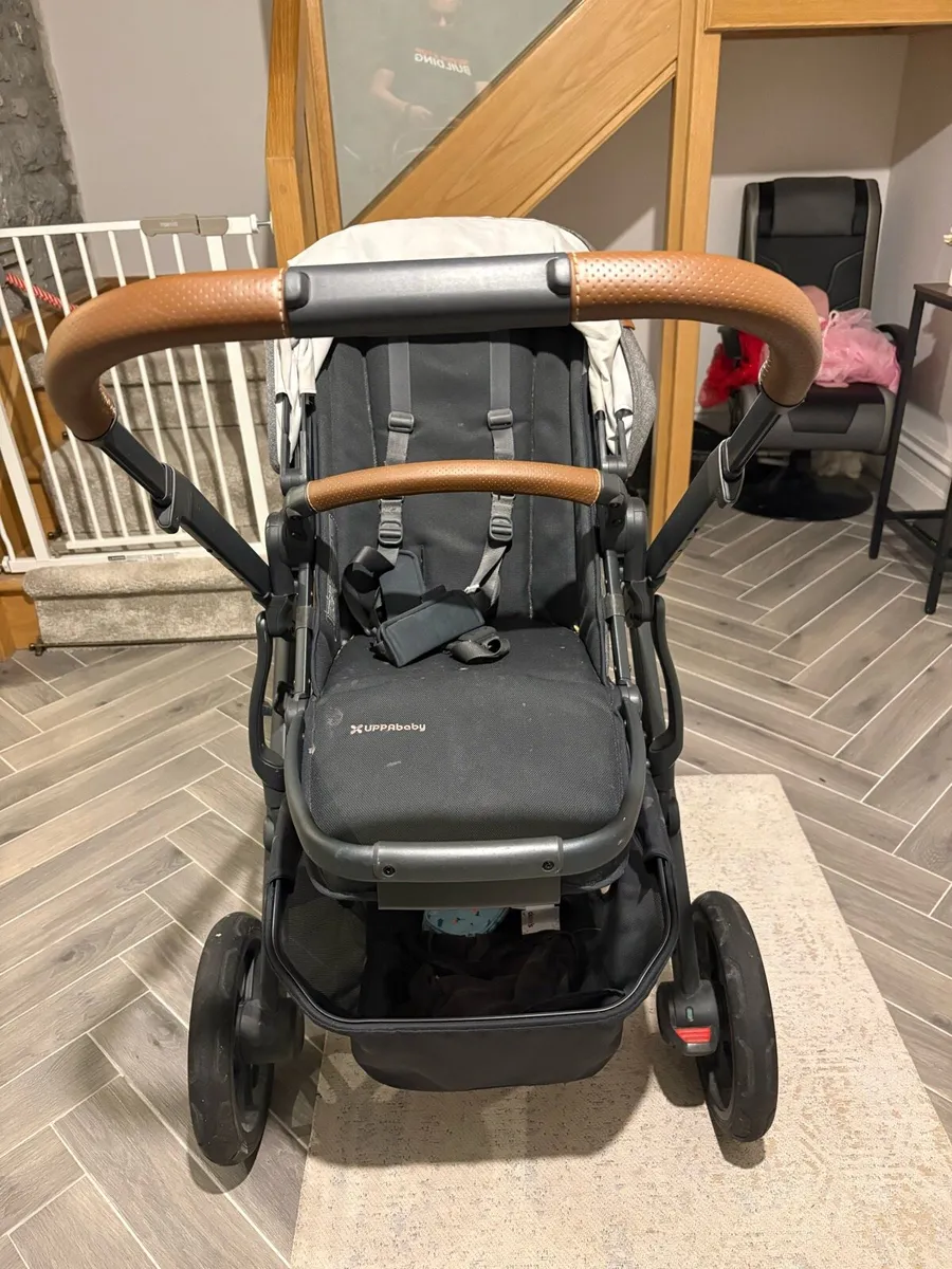 Buggy and high chair - Image 3