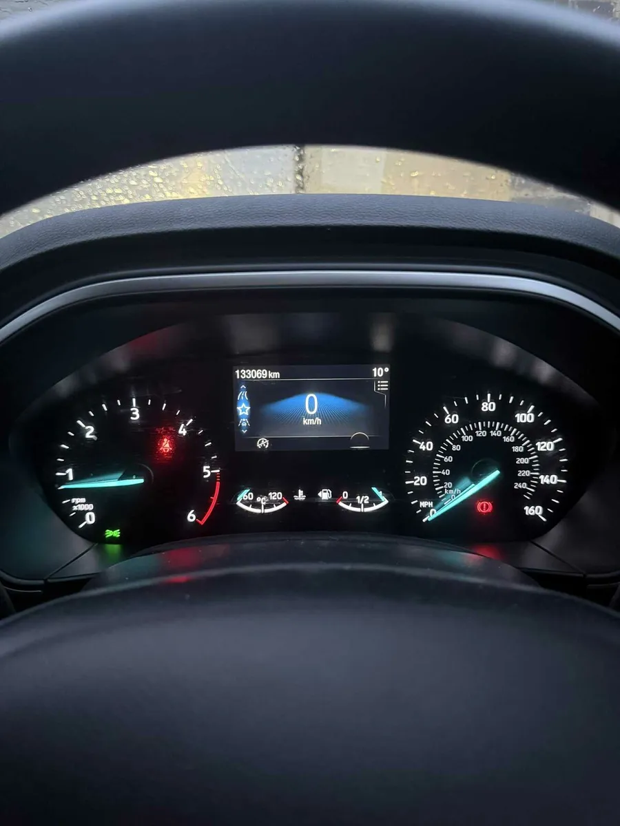 Ford Focus 1.5 TDCI Zetec - Image 4