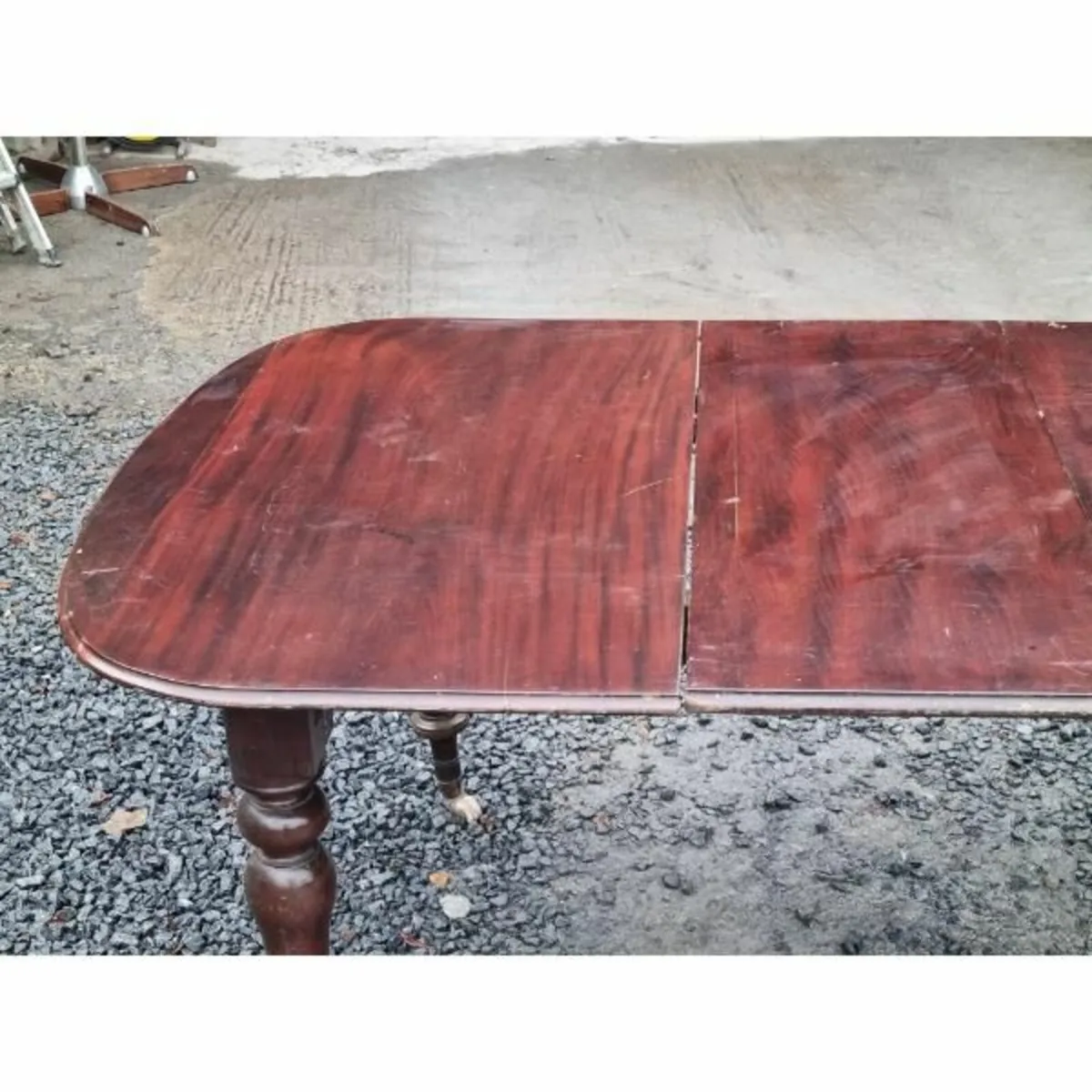 Extending Dining Table KAS634 - Image 3