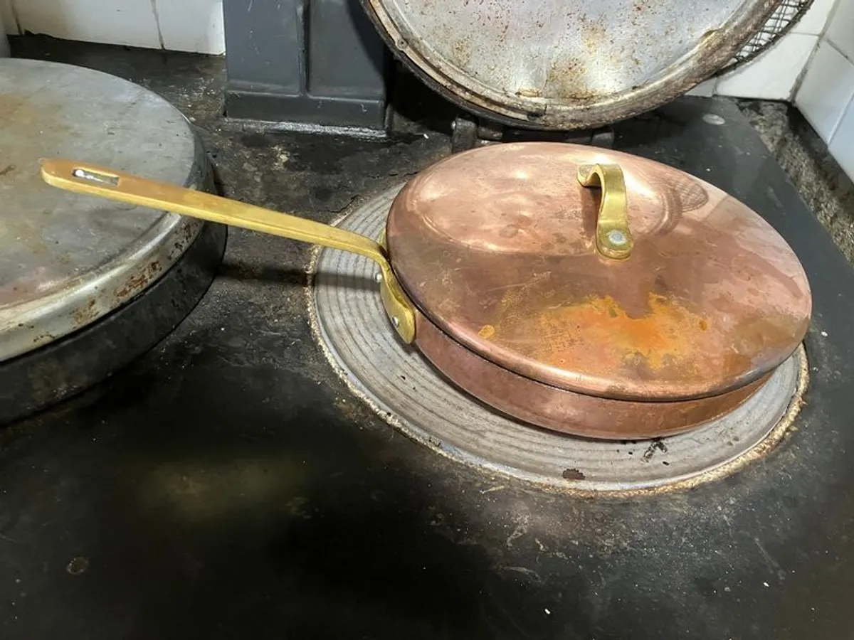 Castle Copper Pan - Image 1