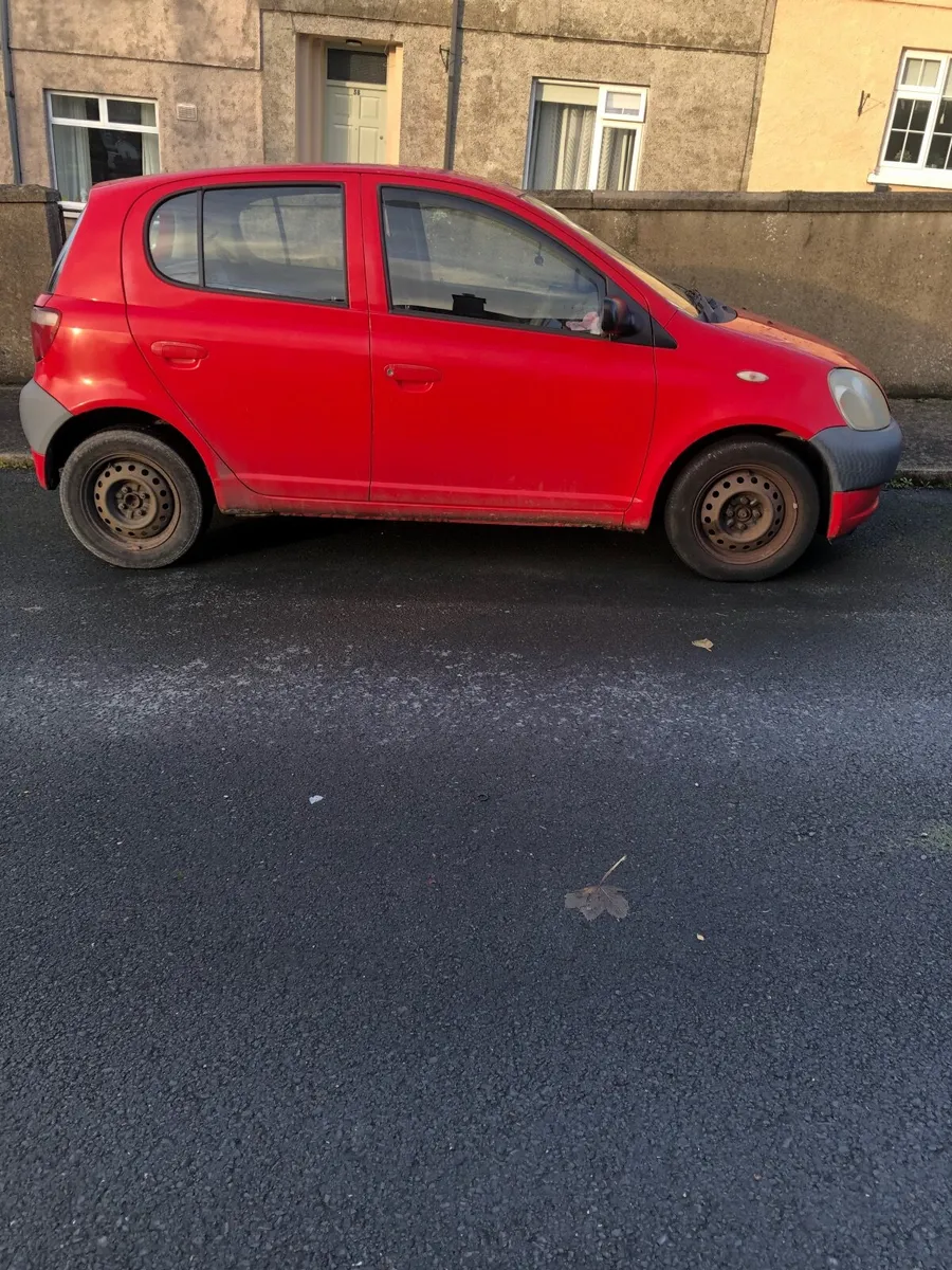 Toyota Yaris 2002 - Image 4