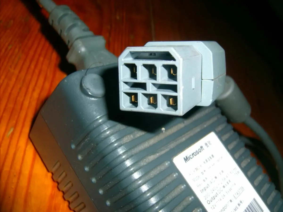 X Box 360 power cable - Image 3