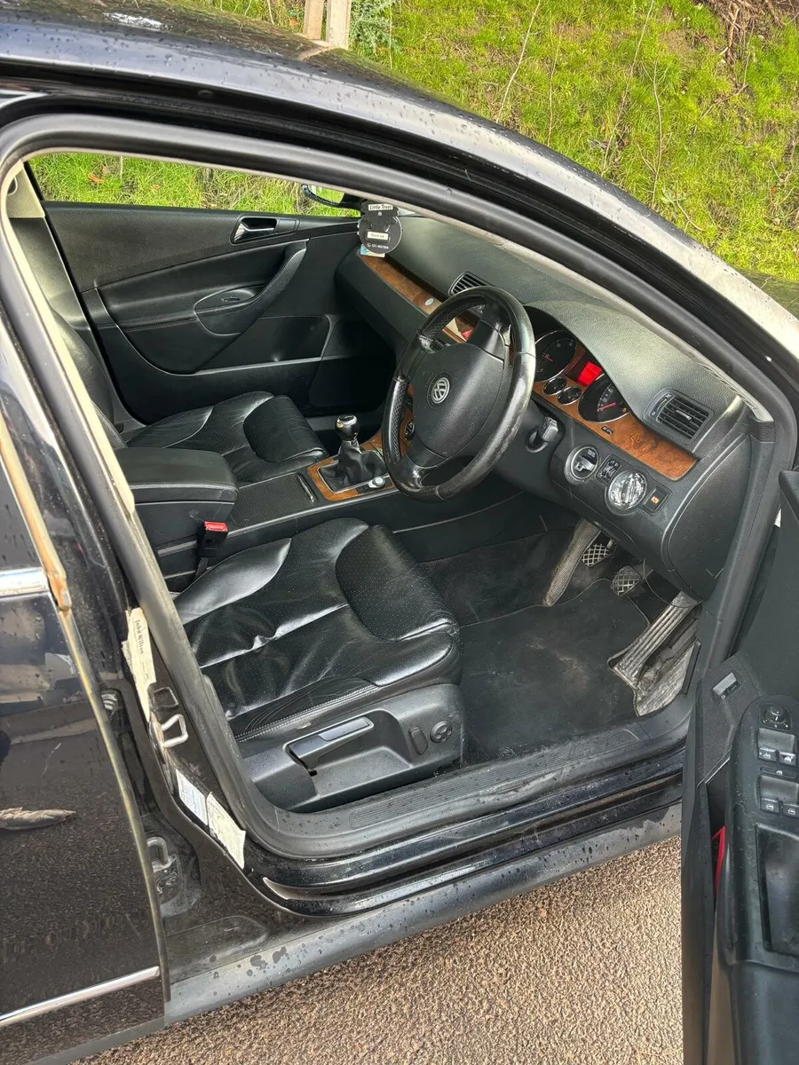 Volkswagen Passat - Image 4