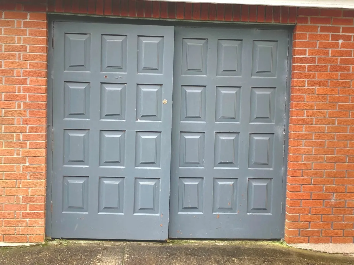 GARAGE DOORS - Image 1