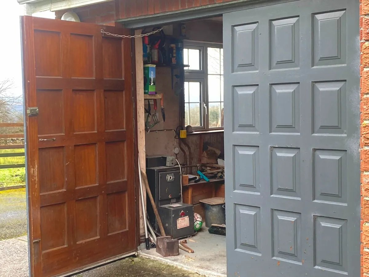 GARAGE DOORS - Image 2