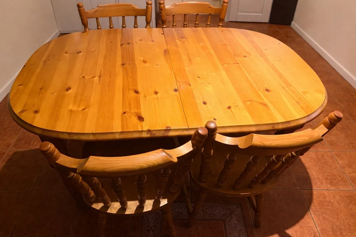 Dining table and 4 chairs - Image 1