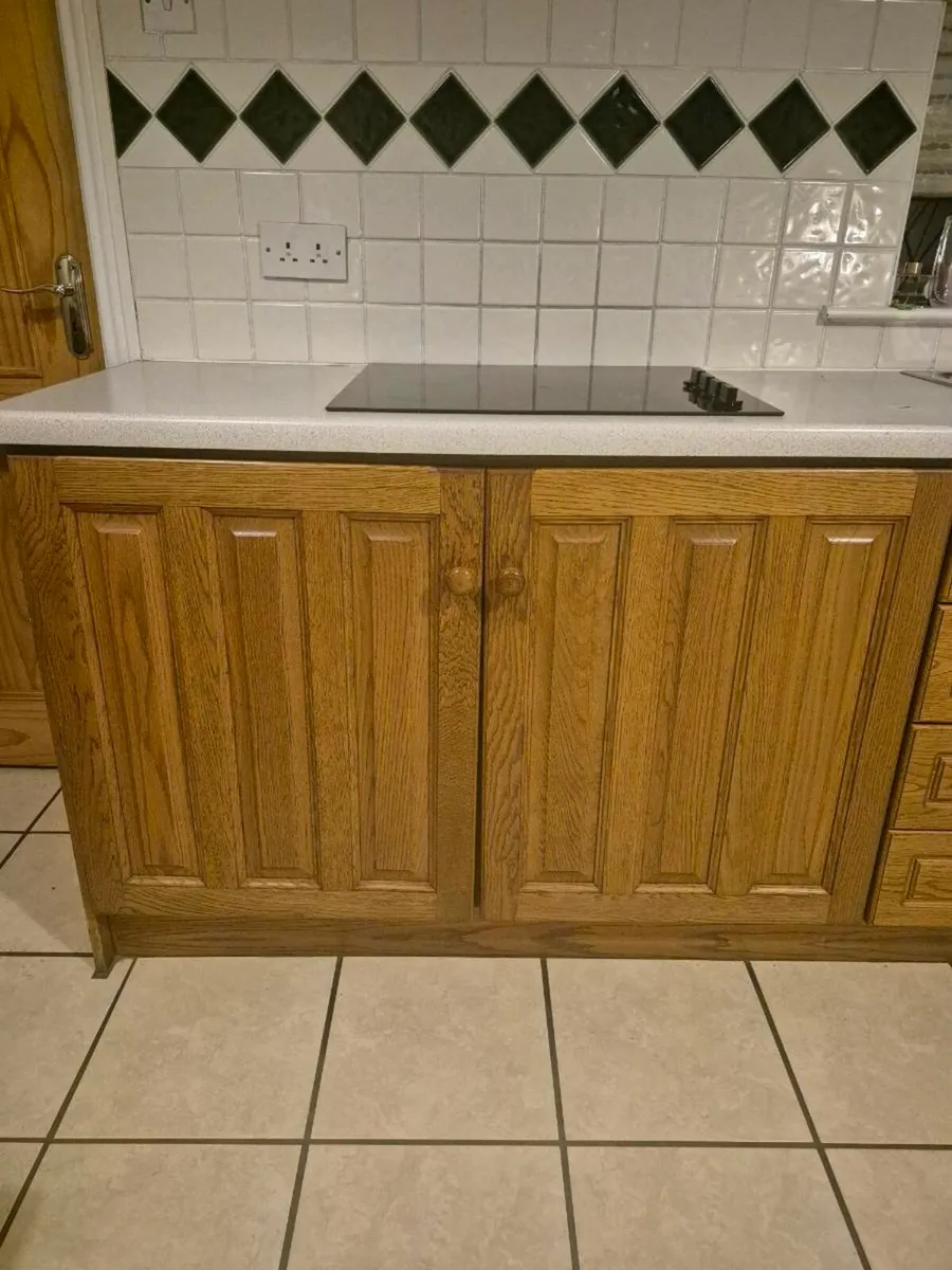 Kitchen cupboard - Image 1