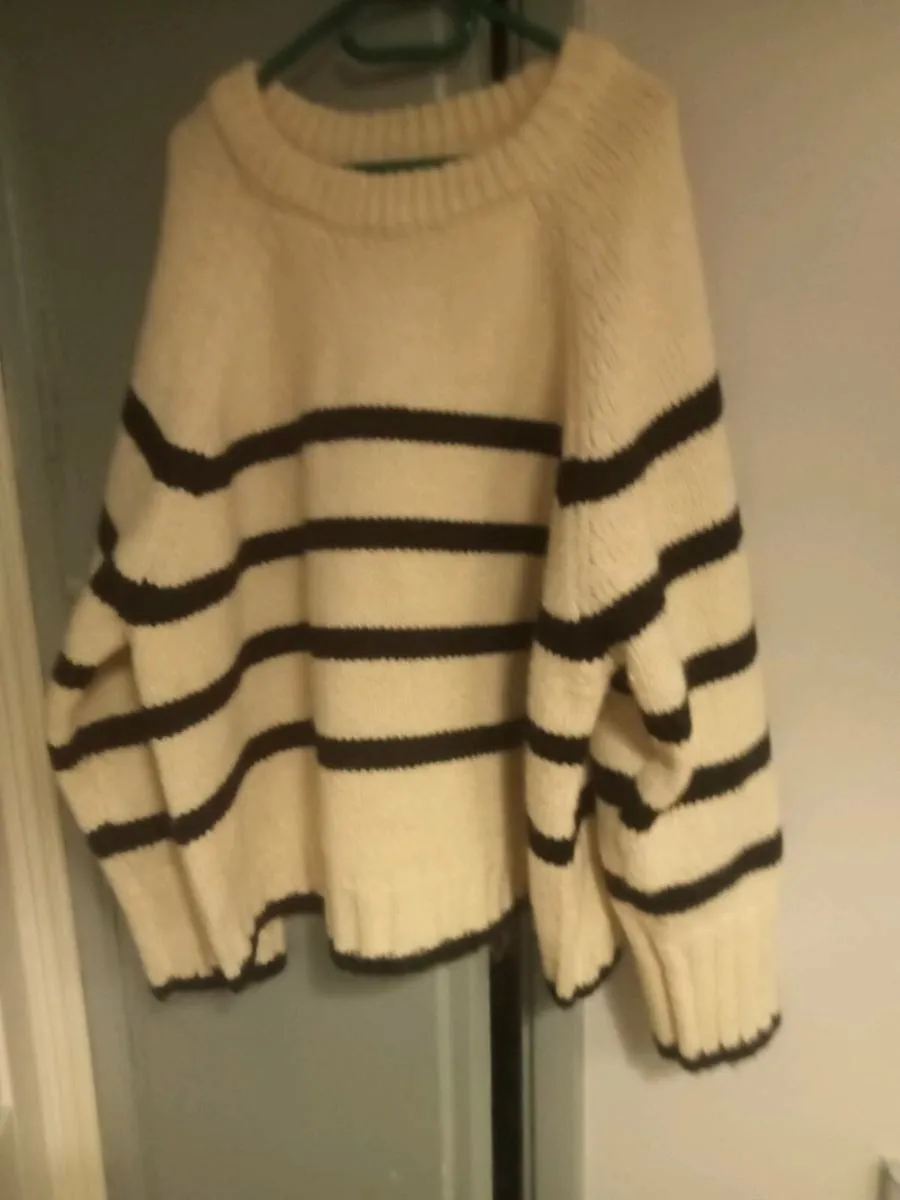 Ladies Rita ora jumper size 10 - Image 1