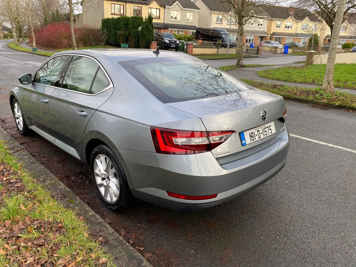 SKODA SUPERB 1.6 TDI STYLE - Image 3
