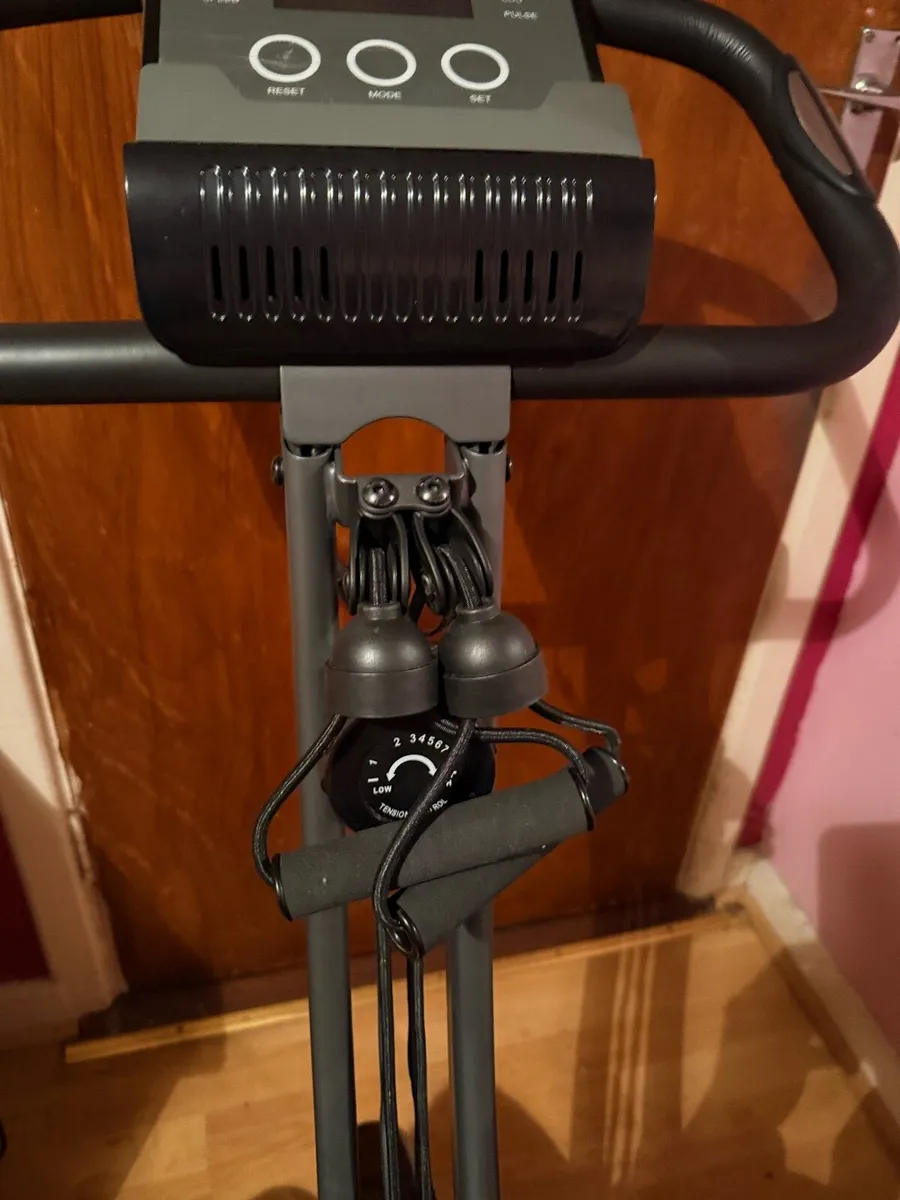 Slim cycle exercise bike with resistance bands - Image 4