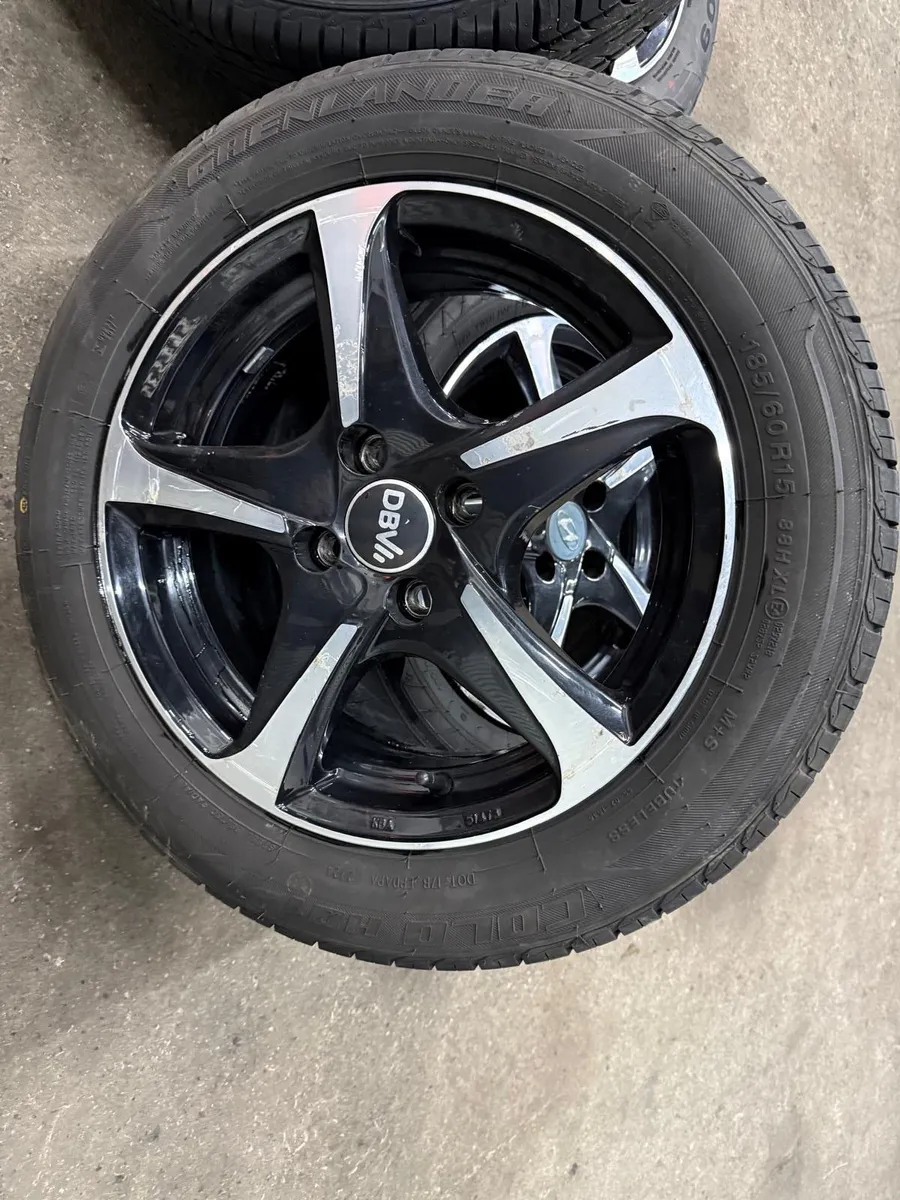 Toyota Yaris Alloy Wheels & Tyres 185/60/15 - Image 3