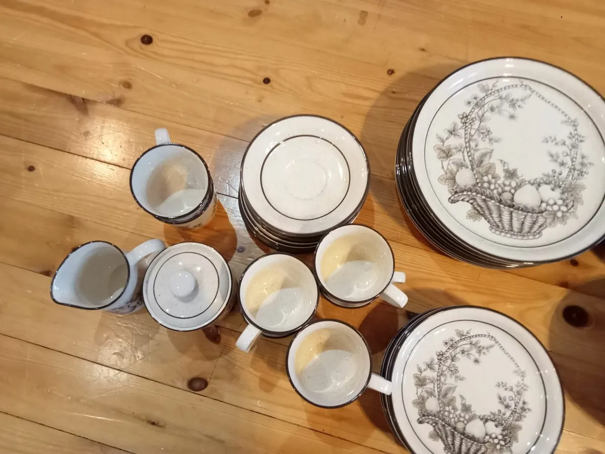 Arklow Pottery Honey Stone "Erin Harvest" - Image 1