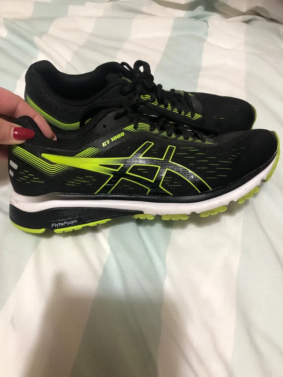 Mens Ascis trainers size 40 uk 6 €60 - Image 2