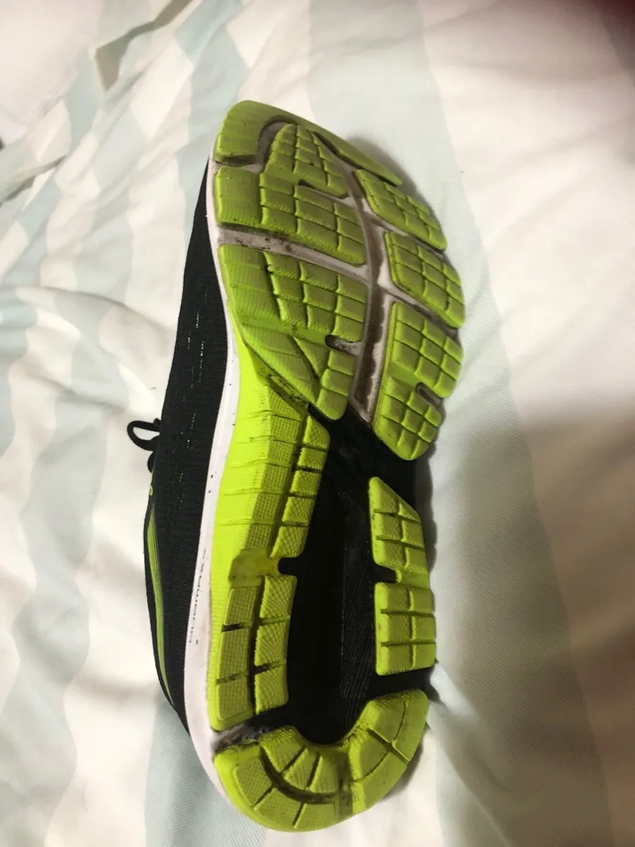 Mens Ascis trainers size 40 uk 6 €60 - Image 4