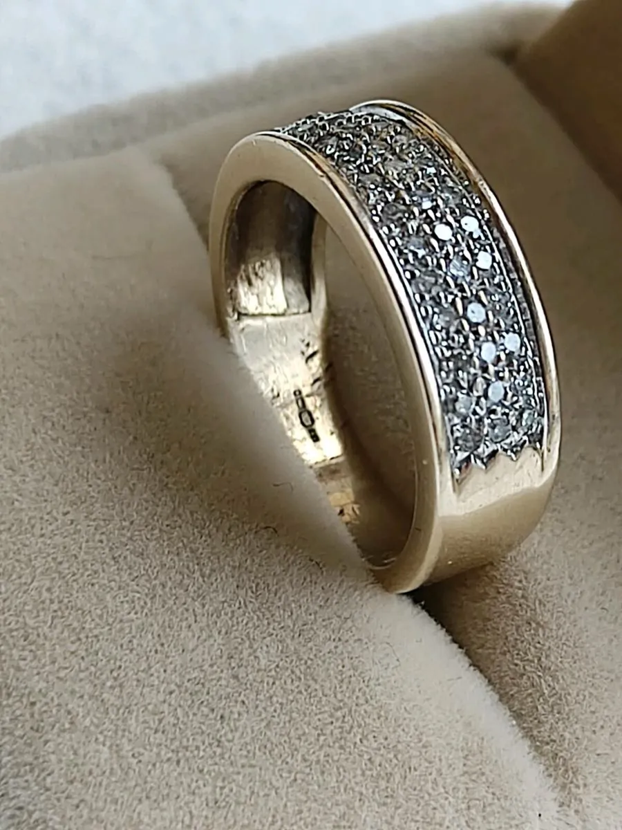 A fantastic 9ct Gold Diamond Pave Ring, size N - Image 2