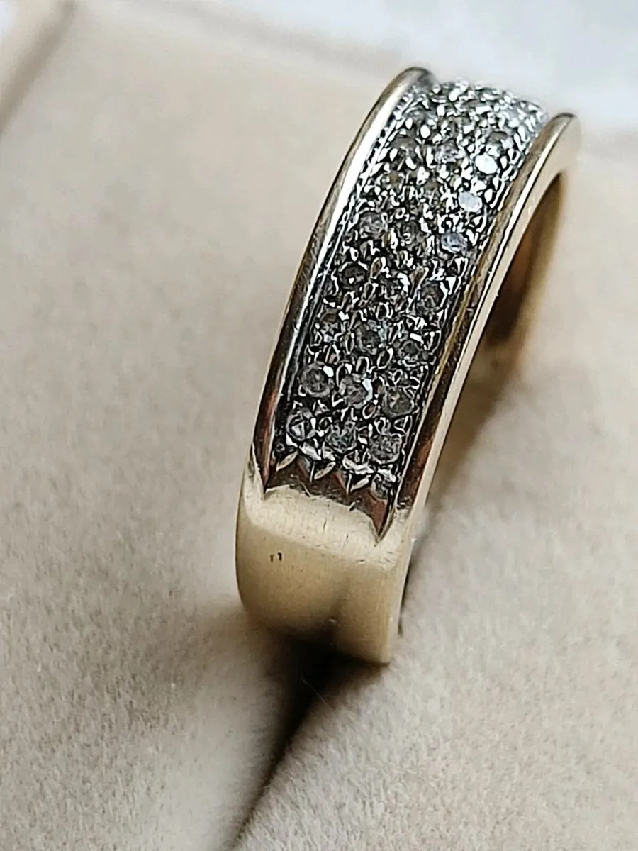 A fantastic 9ct Gold Diamond Pave Ring, size N - Image 3