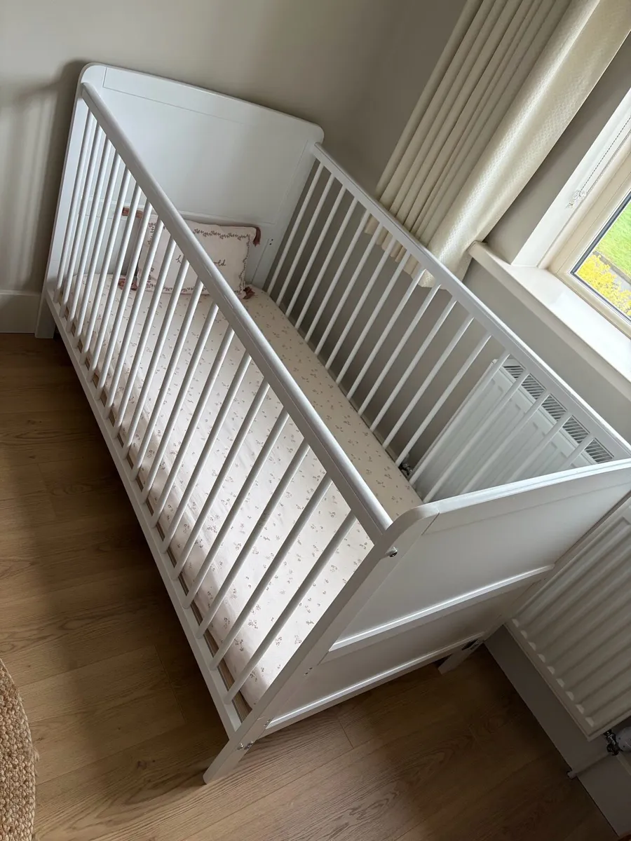 Baby Elegance cot bed - Image 1