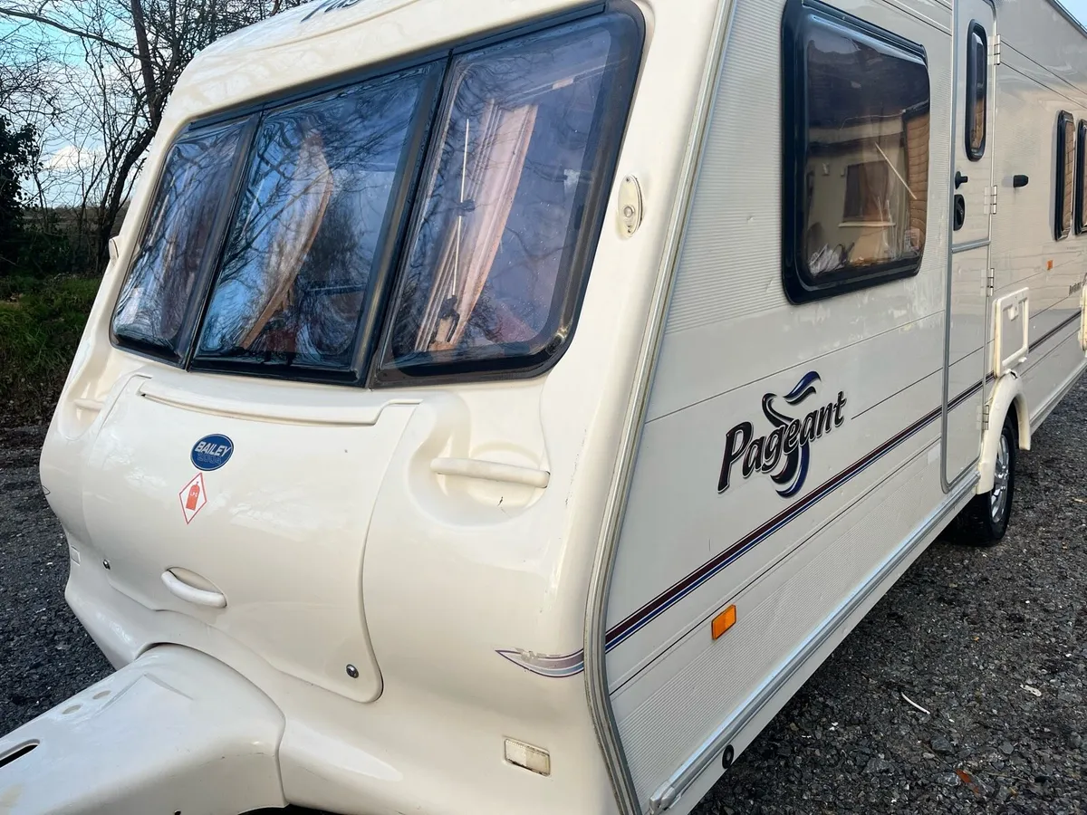 Bailey pageant Bordeaux 4 berth caravan - Image 1