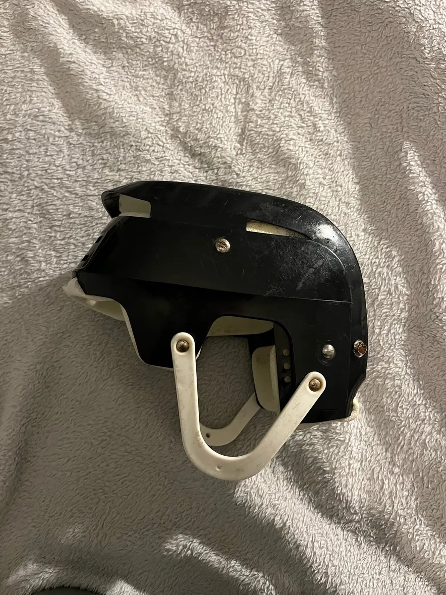 Old style Azzuri Hurling Helmet - Image 3