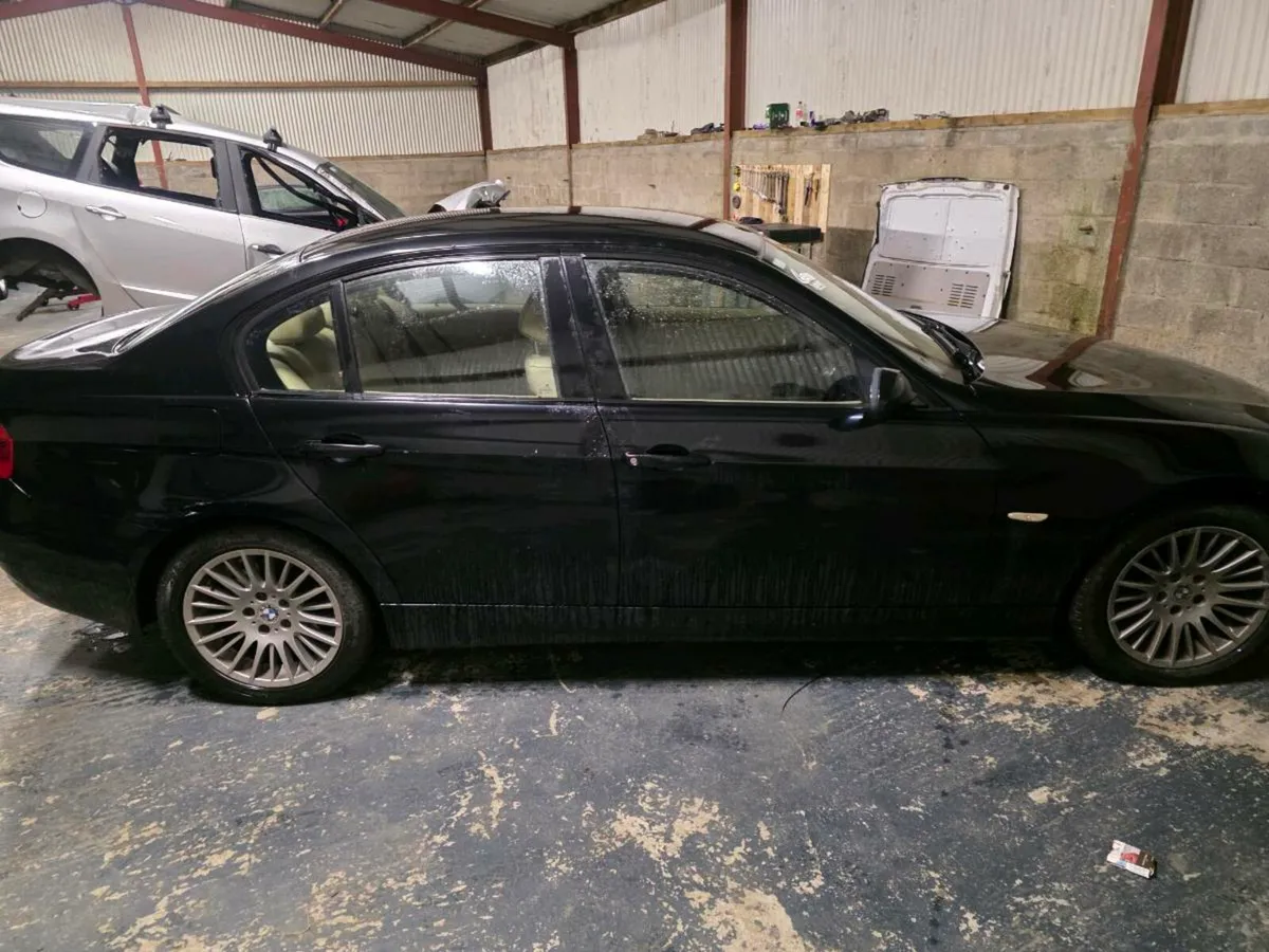 BMW 318i 2008 for part's - Image 3