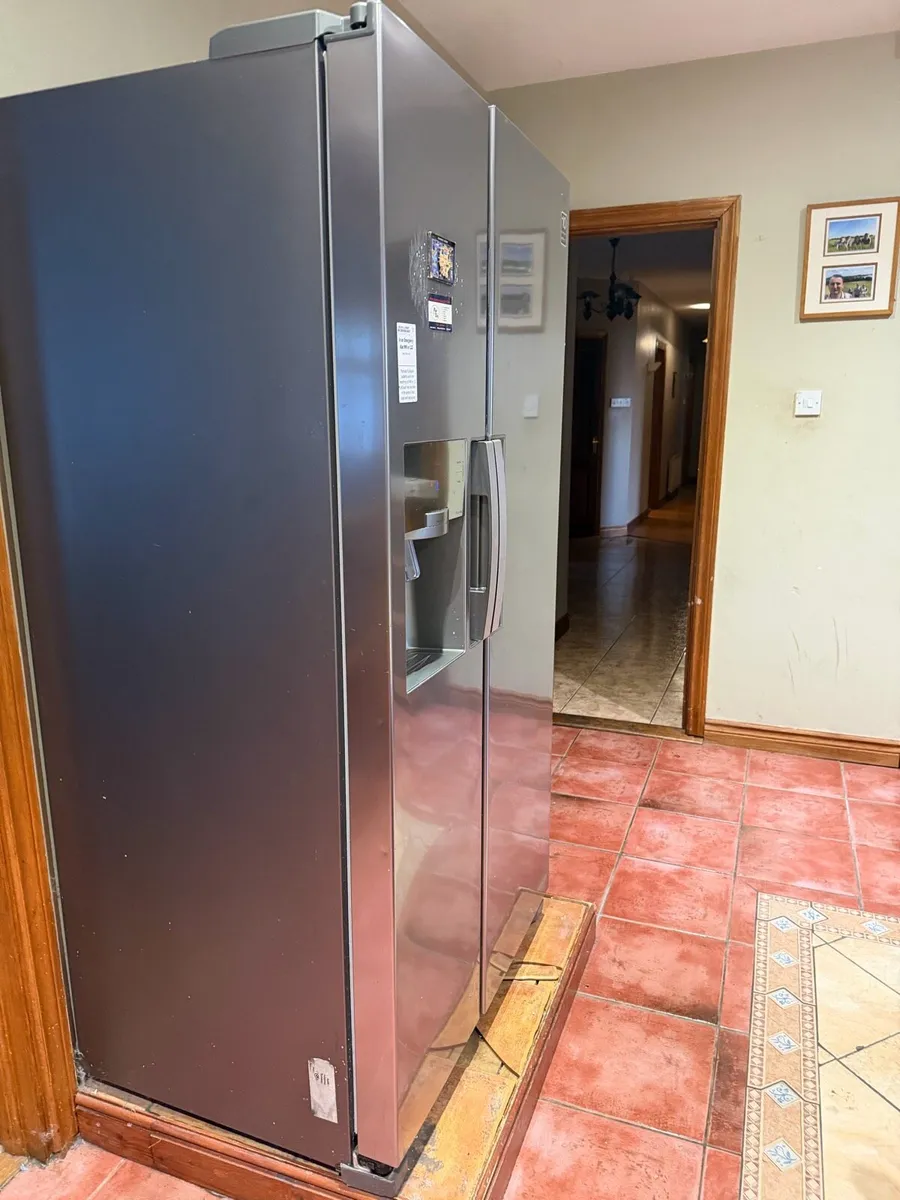 Samsung washing machineAmerican style refrigerator - Image 3