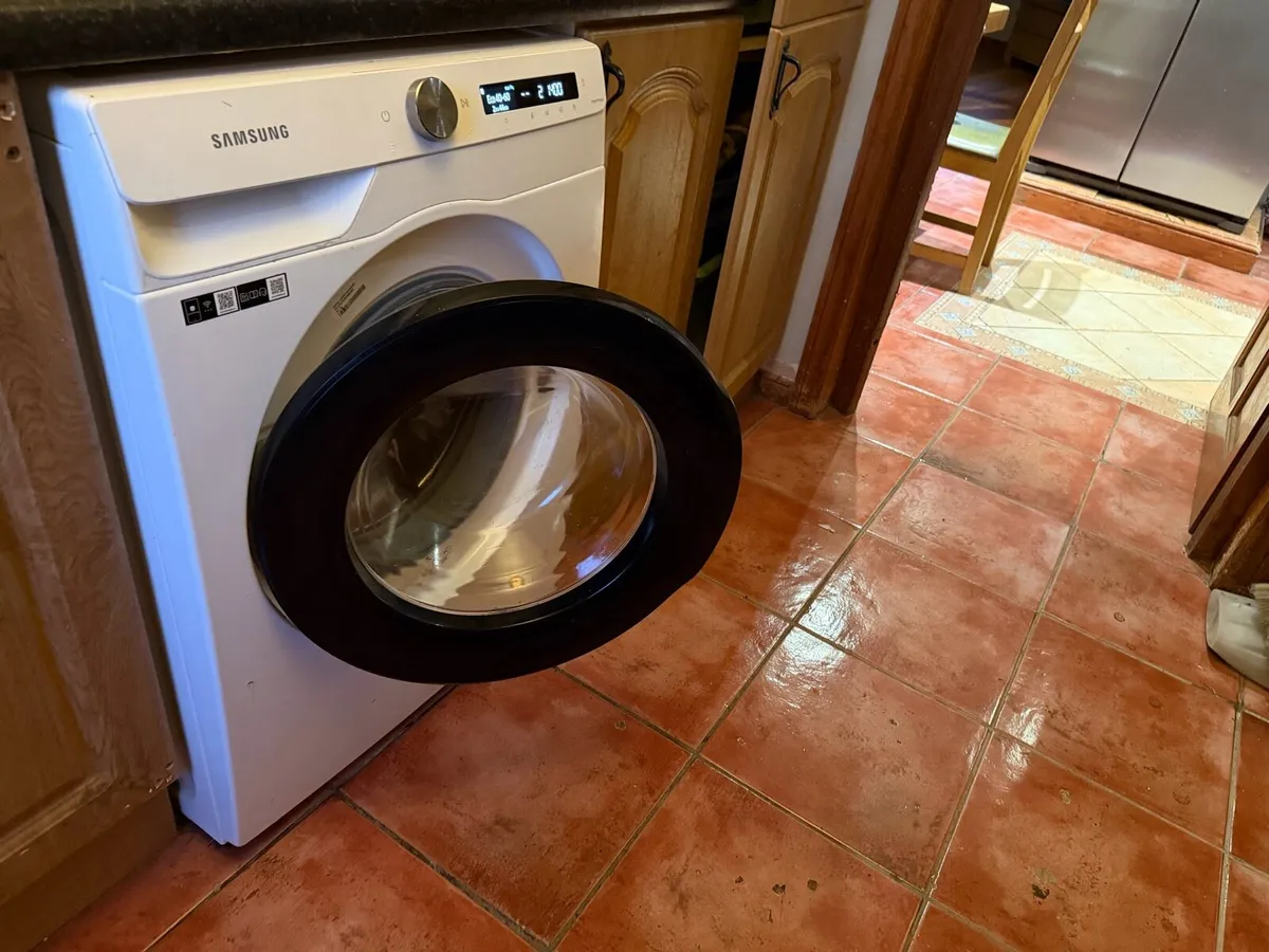 Samsung washing machineAmerican style refrigerator - Image 4