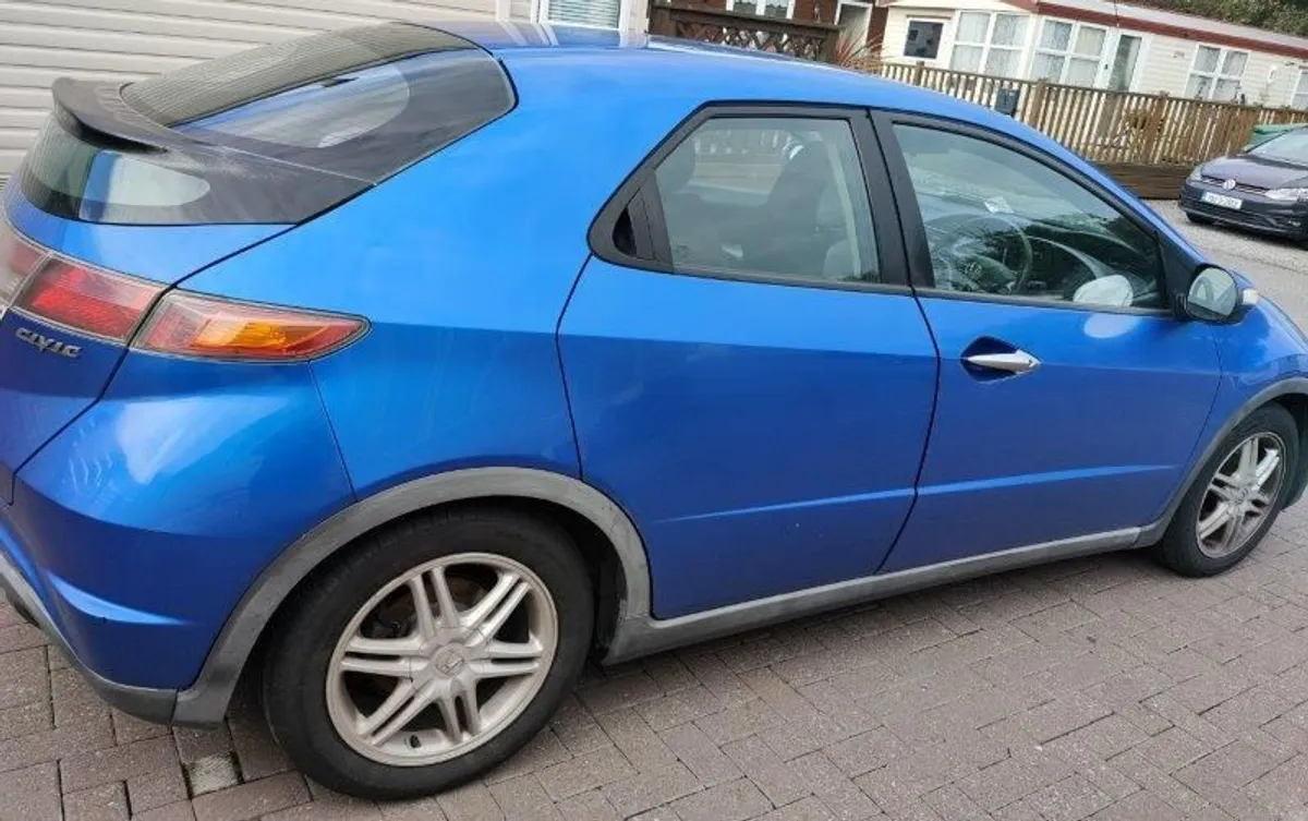 2007 Honda Civic - Image 4