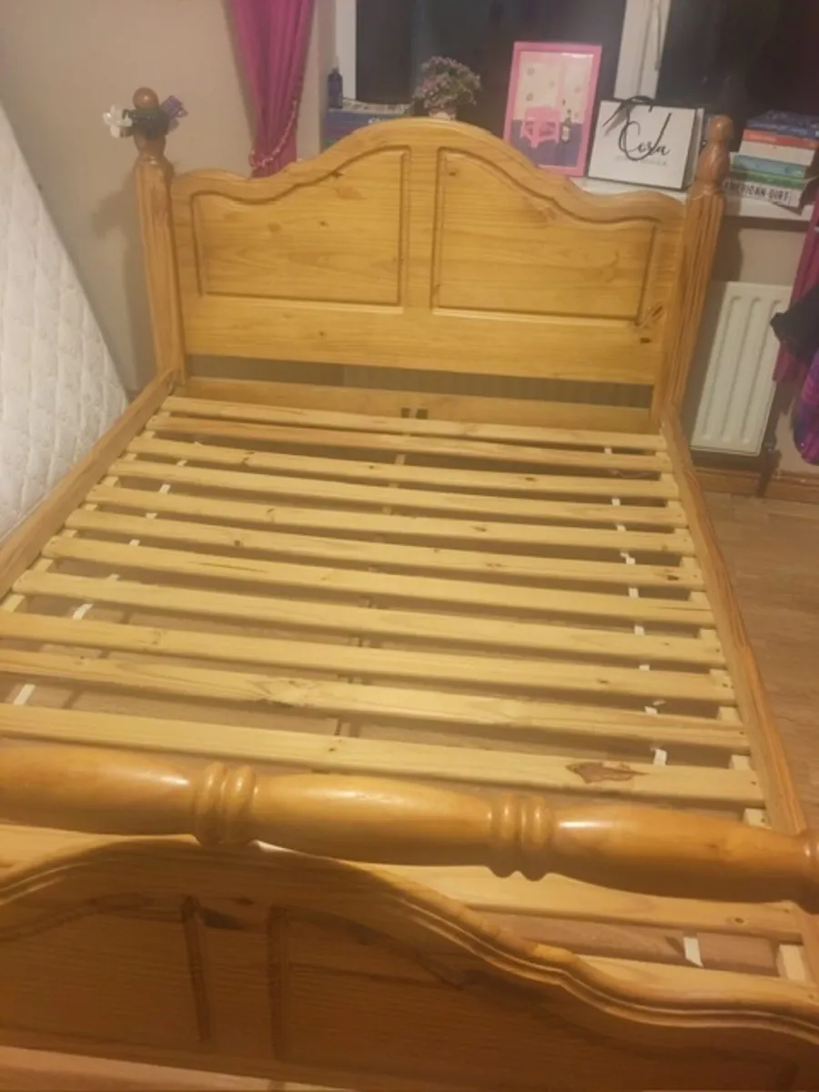 Double bed - Image 1