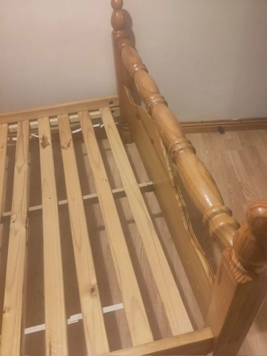 Double bed - Image 2