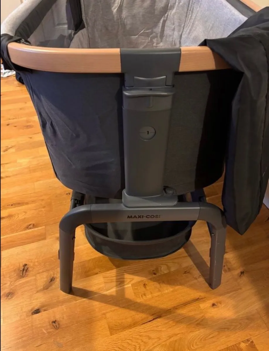 Like New Co-Sleeper - Maxi-Cosi Iora - Killester - Image 3