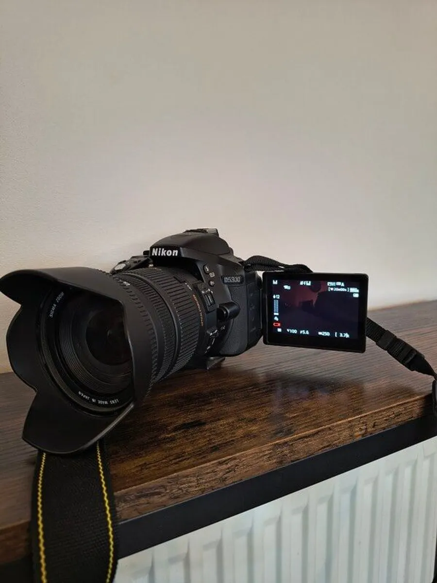 Nikon D5300 Bundle - Image 2