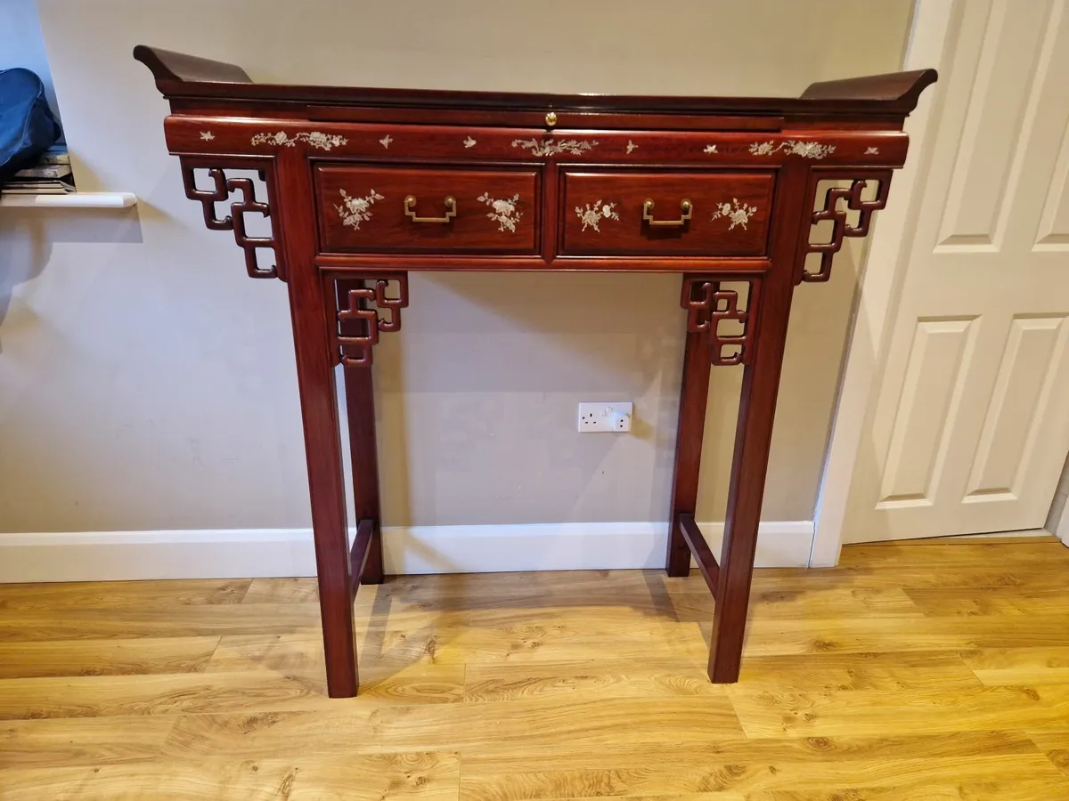 TV table mahagony mother of pearl - Image 1