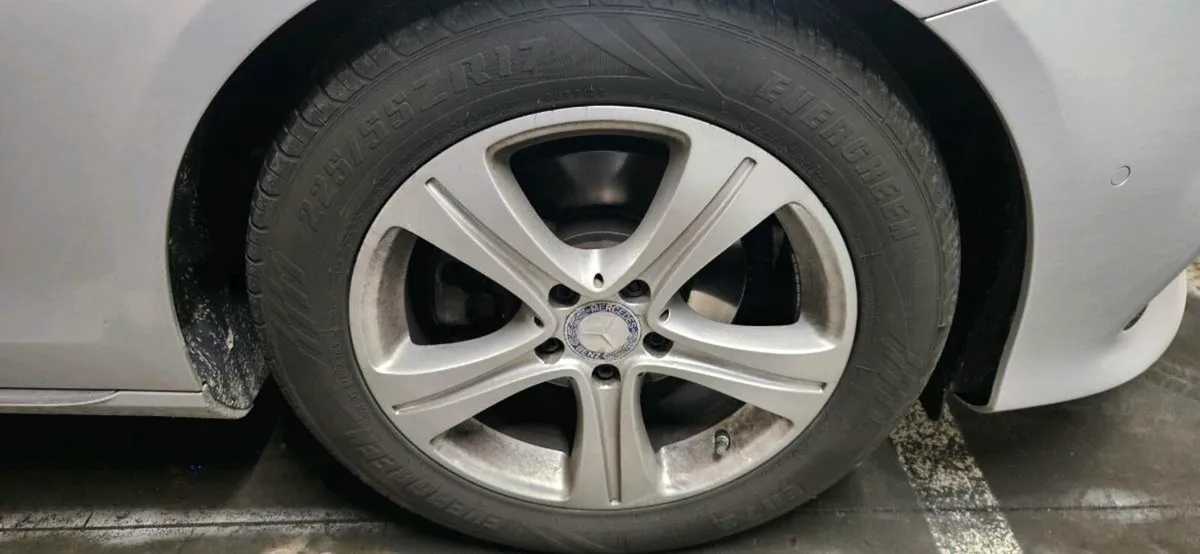 Mercedes alloy wheels - Image 1