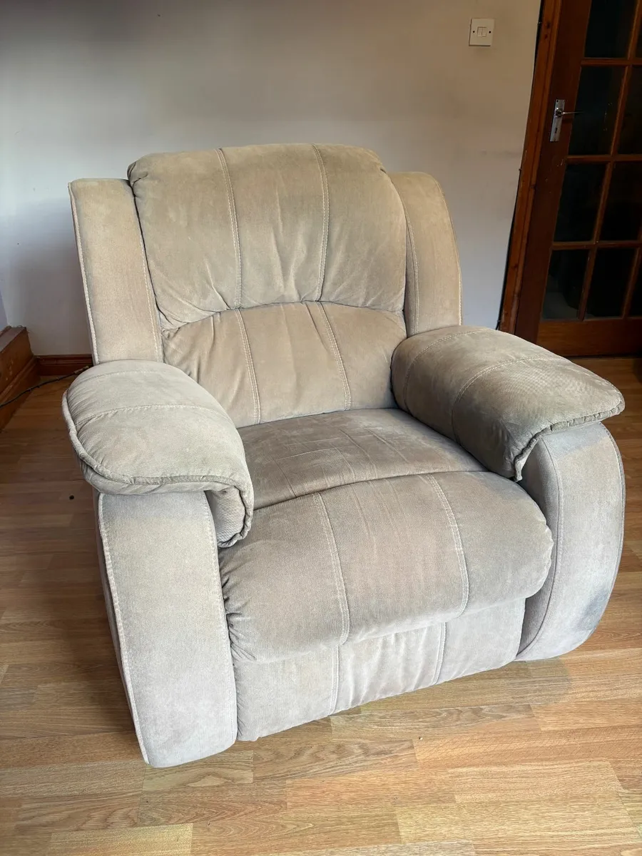 sofa - Image 1