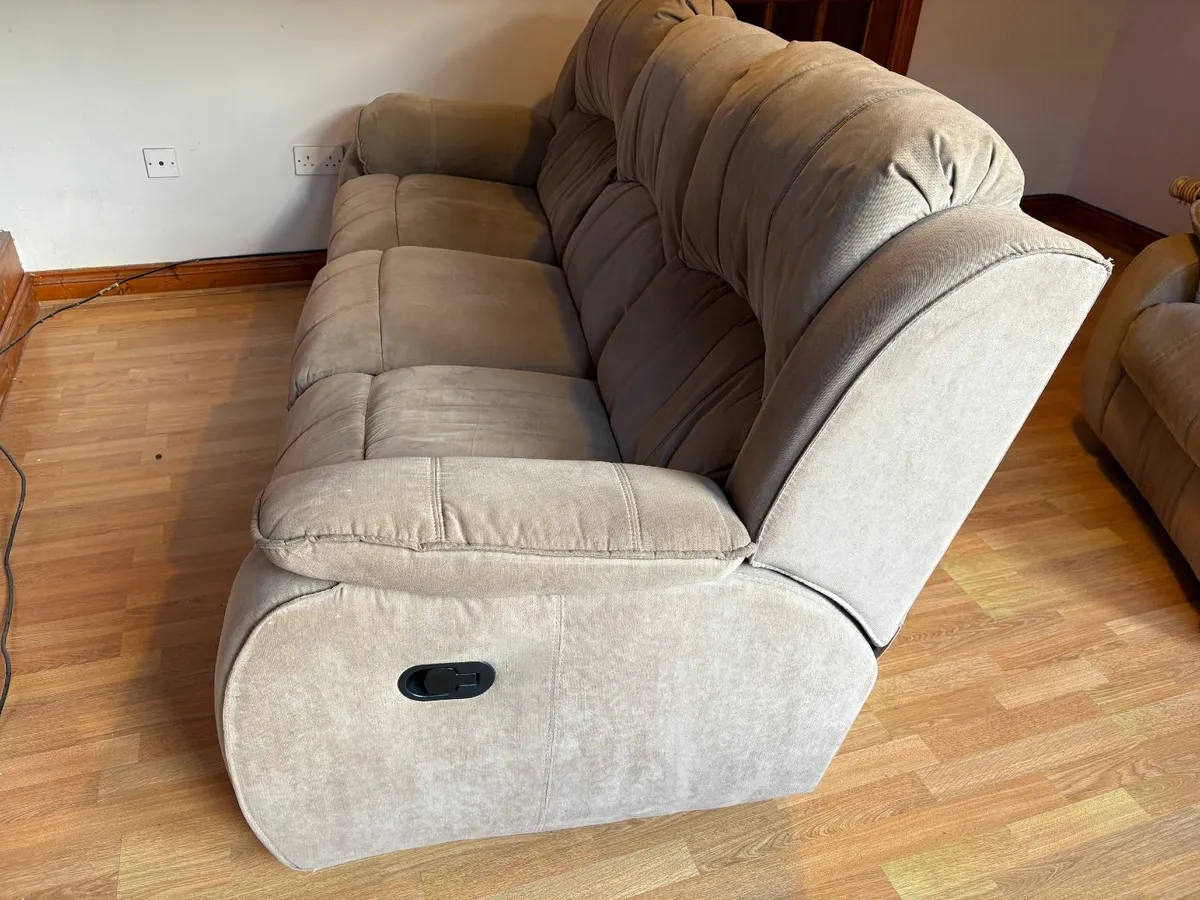 sofa - Image 3