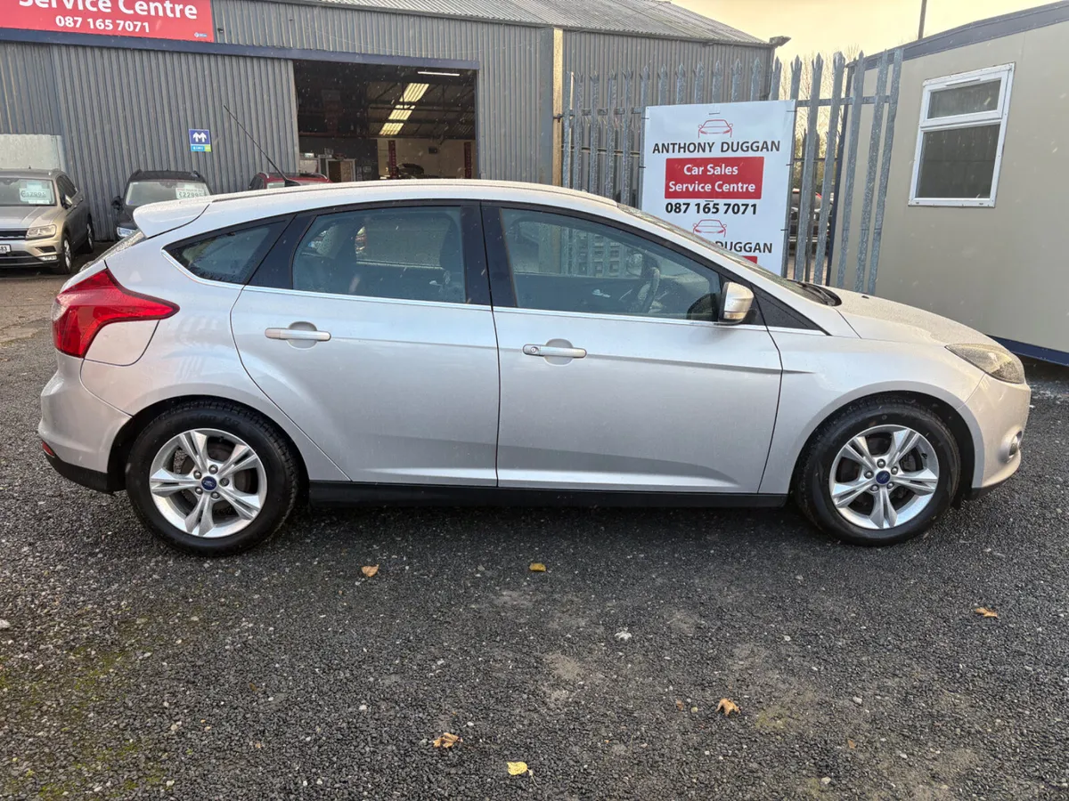 Ford Focus 1.6tdci hatchback - Image 2