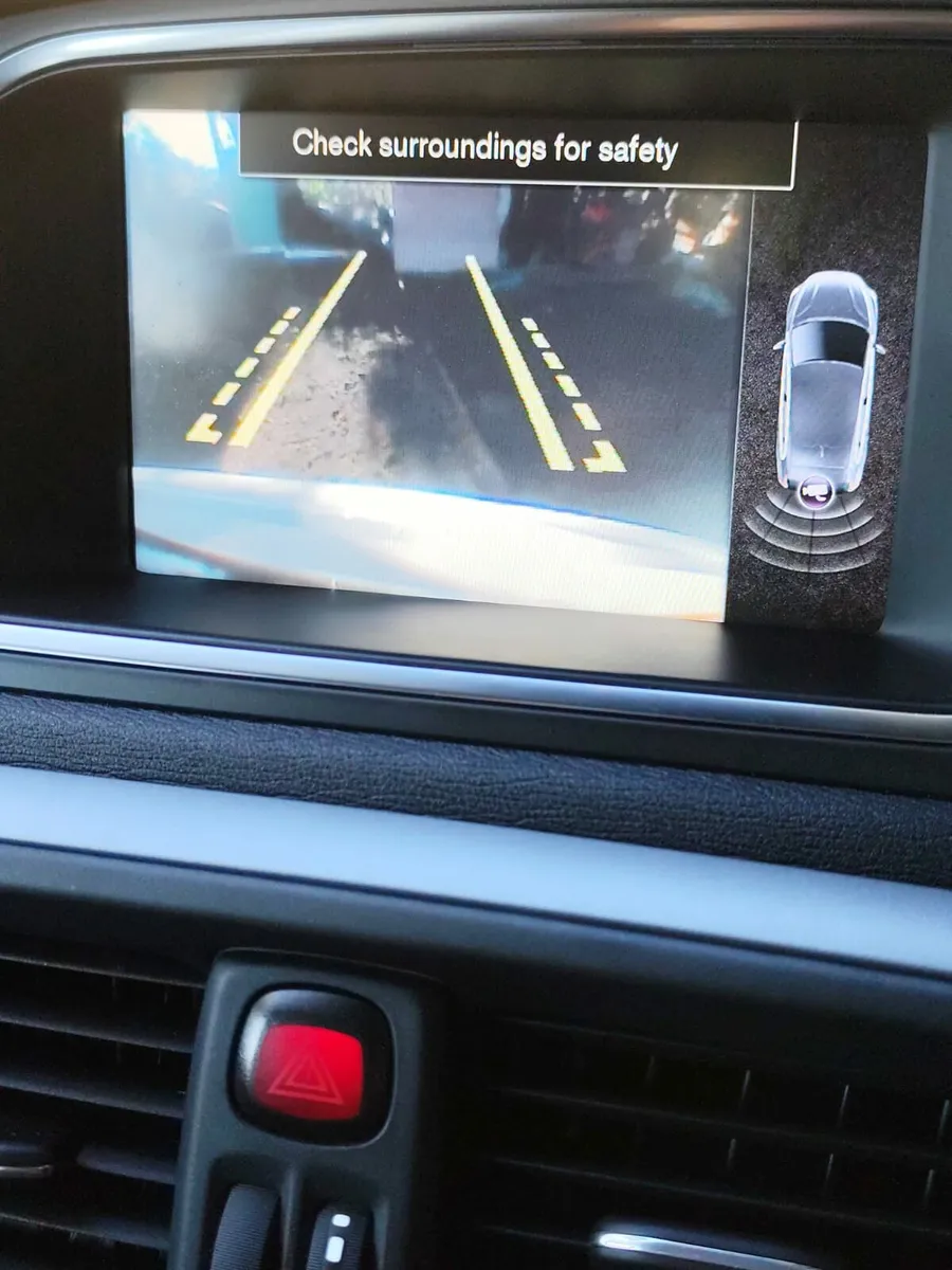 VOLVO V40 1.6 Petrol 180HP Supercharged, Manual Tr - Image 4