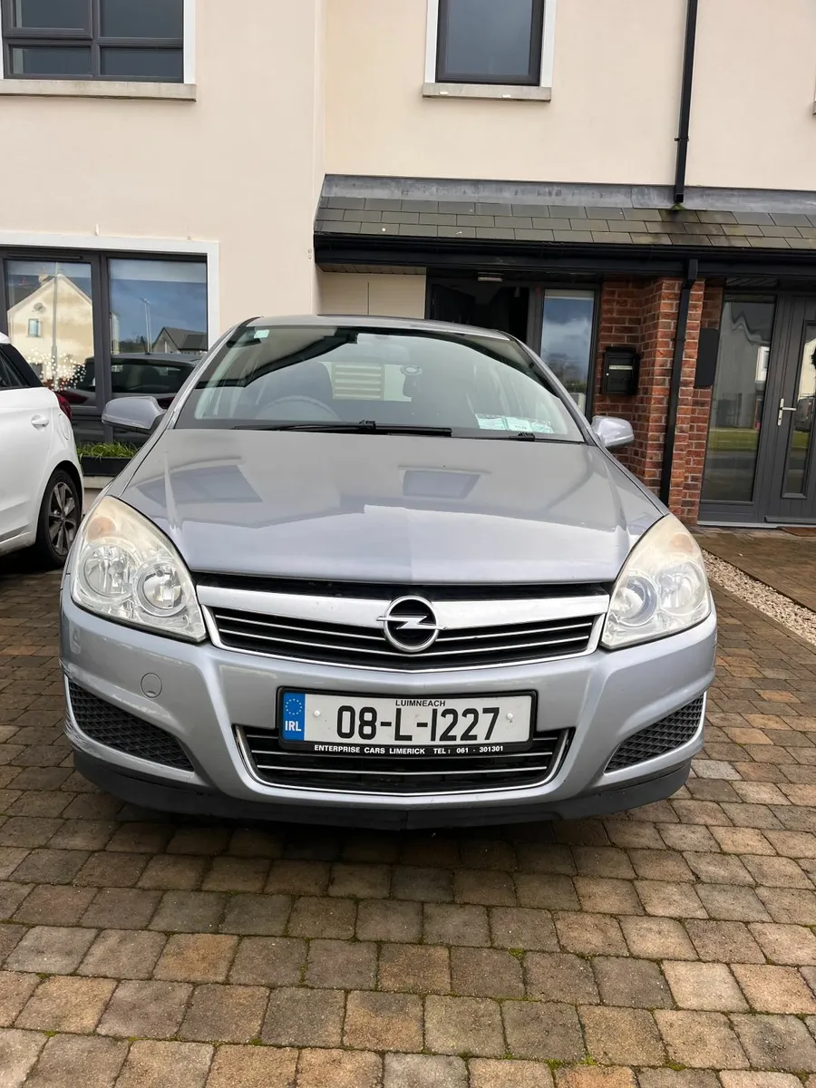 Opel Astra 2008 low milage - Image 1