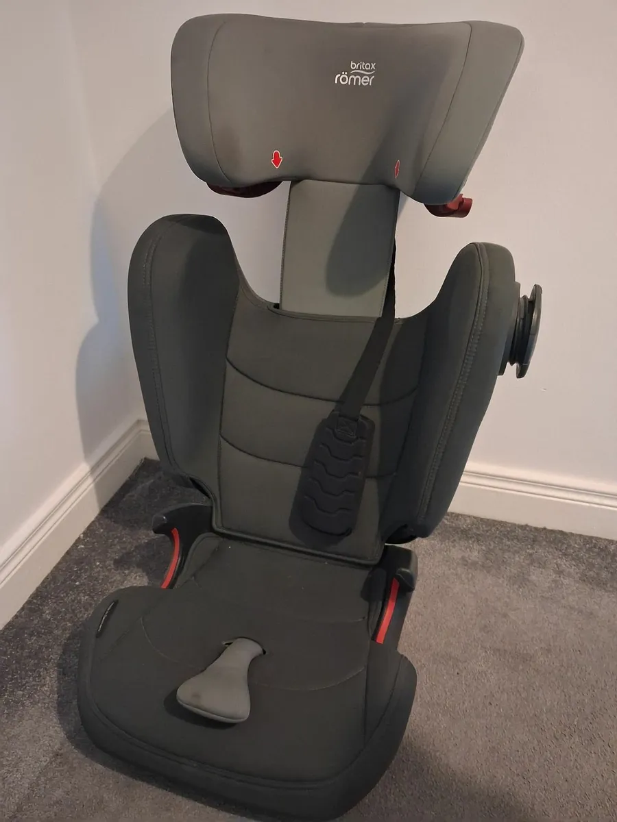 Car seat - Image 1